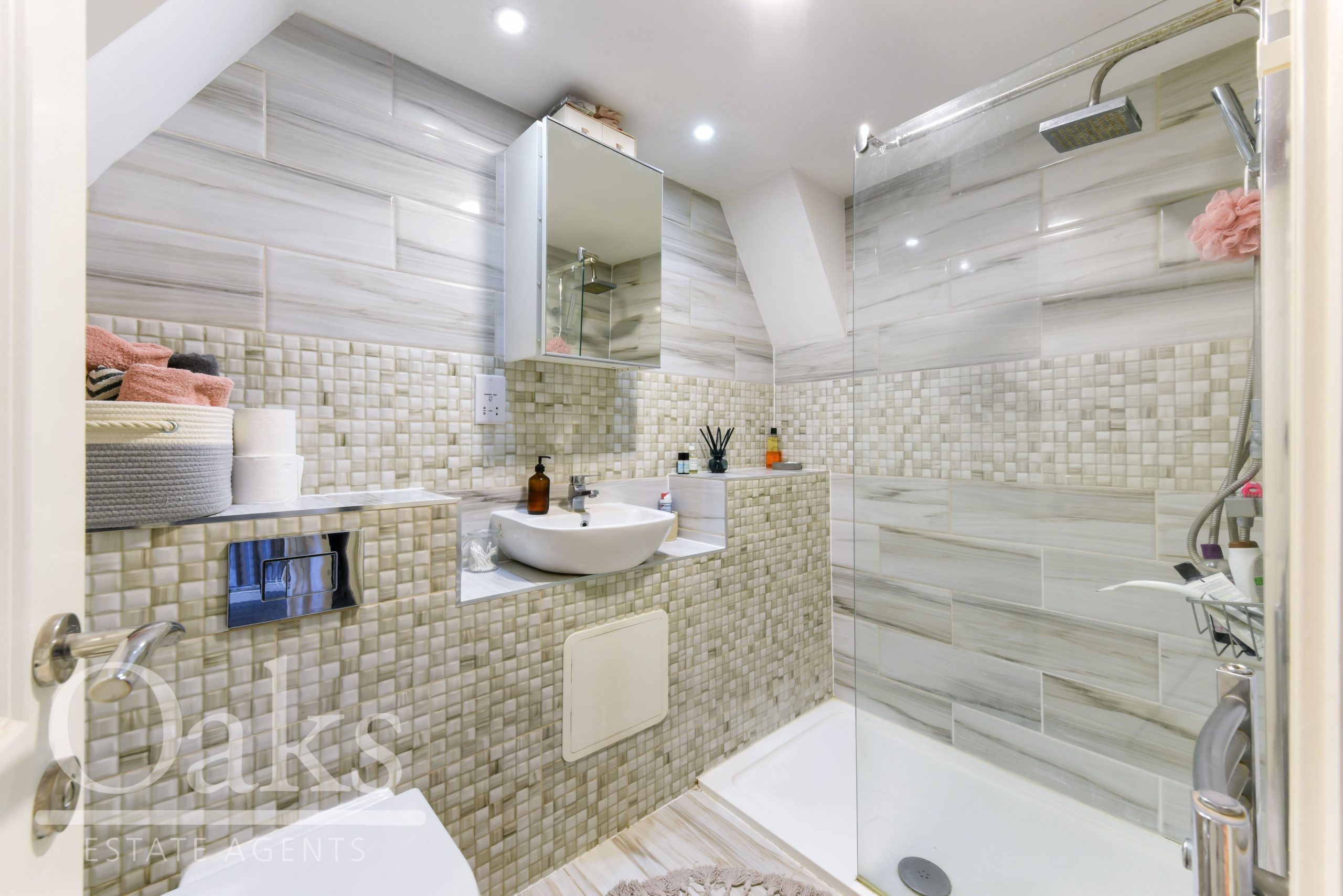 Streatham High Road, Streatham, London Oaks Estate Agents London