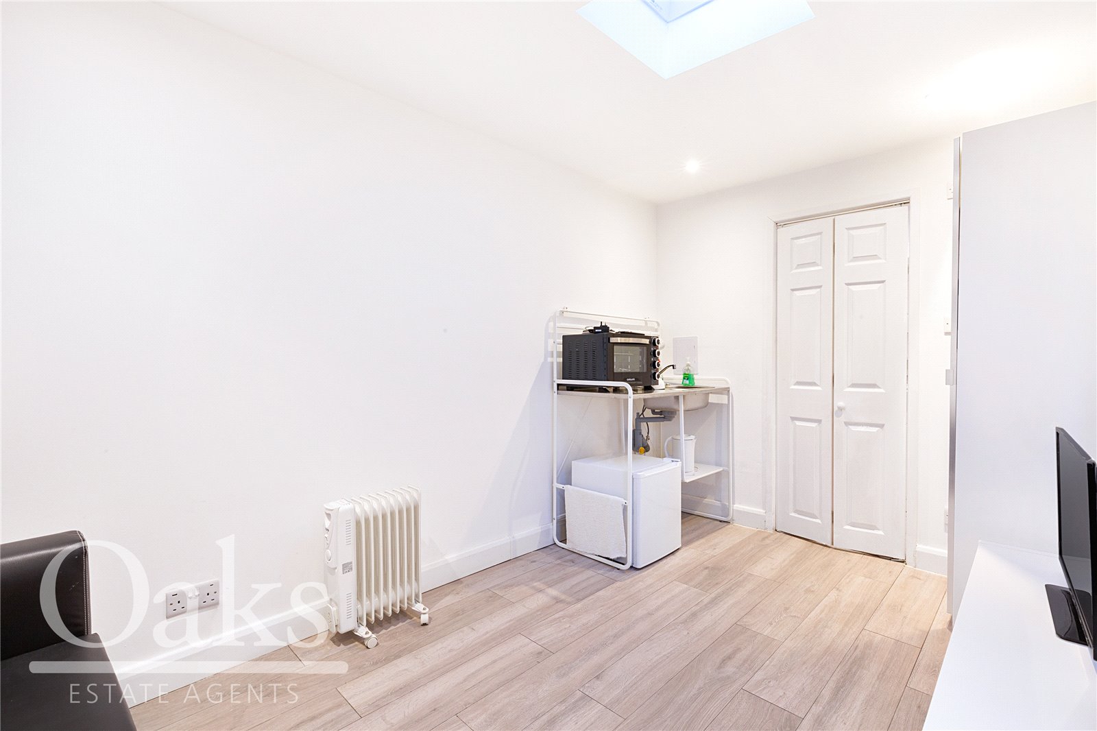 Thurlestone Road, West Norwood, Greater London Oaks Estate Agents London