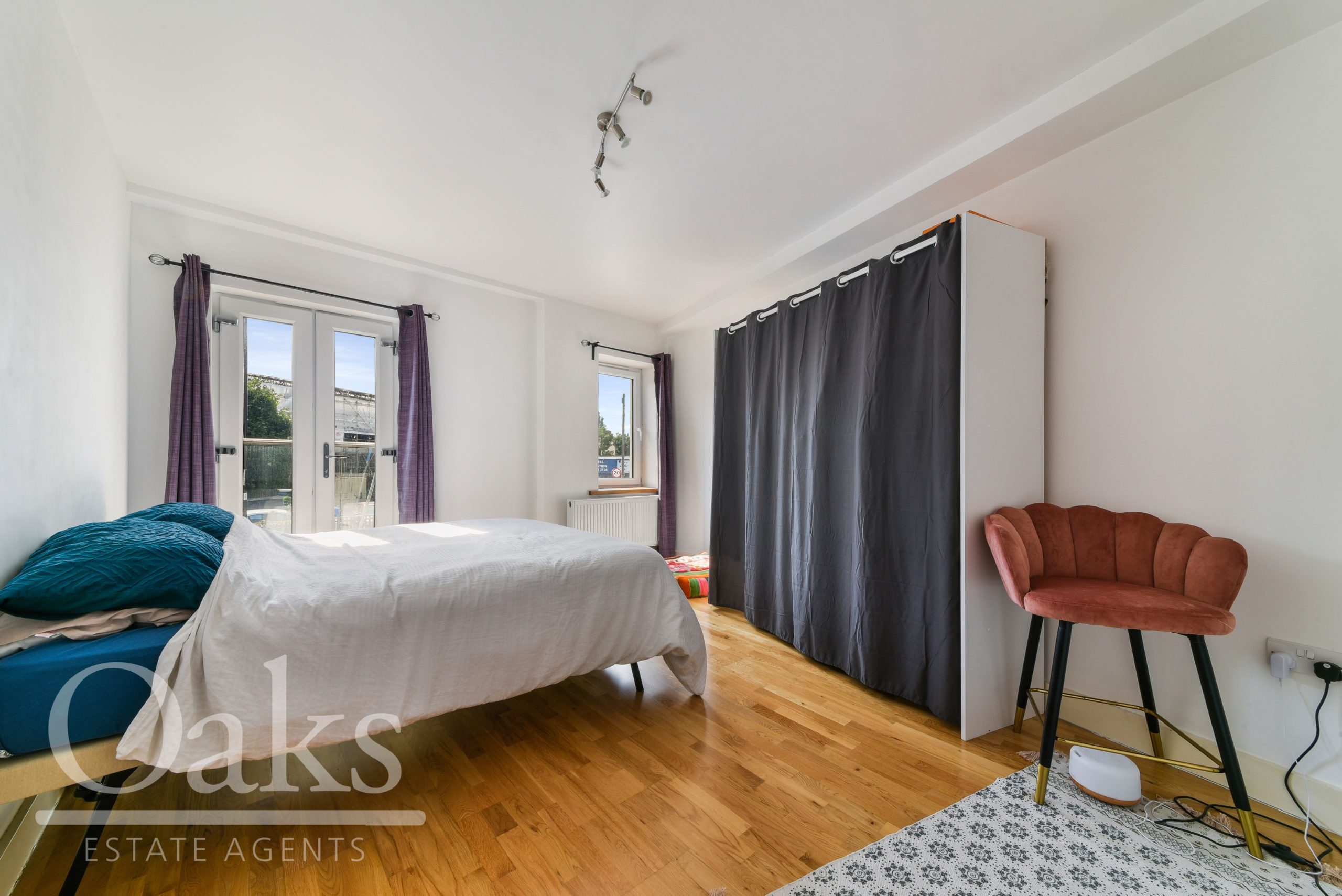 Woodside Green, South Norwood Oaks Estate Agents London