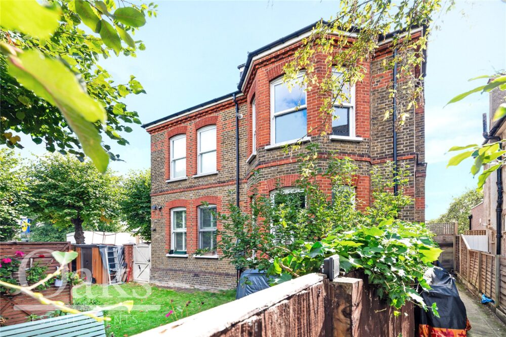 Graham Avenue, Mitcham