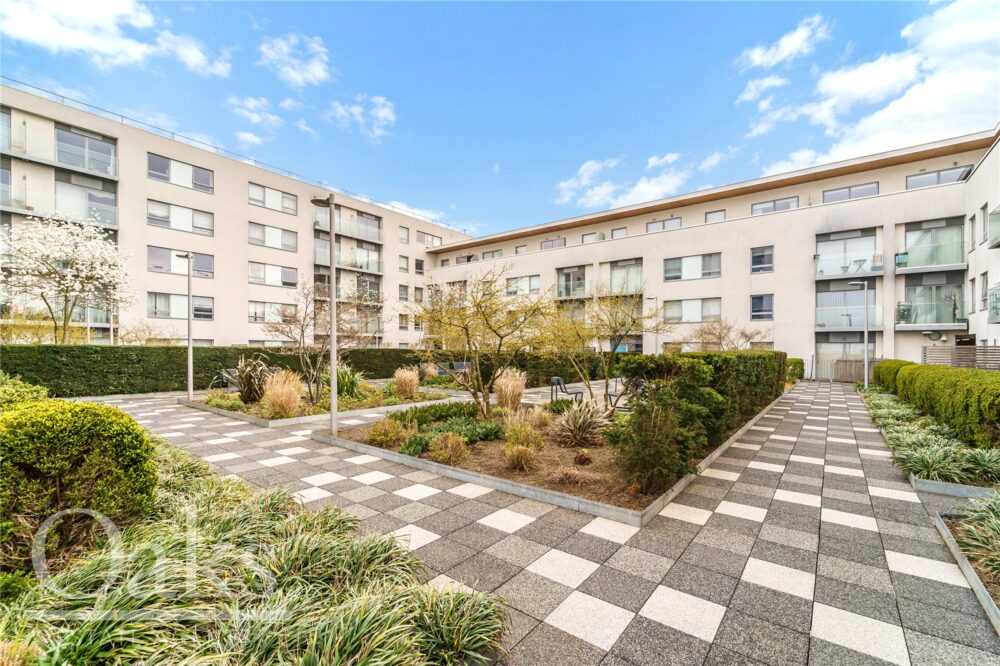 Streatham High Road, Streatham, London